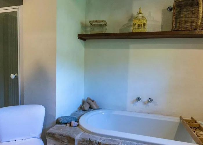 Campodalto 8, Emma Villa *