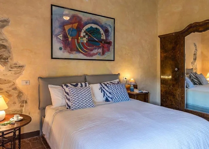 Campodalto 8, Emma Vila *